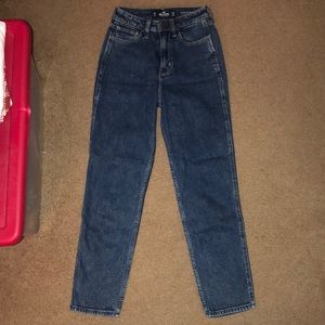 Hollister Ultra High-rise Mom jeans